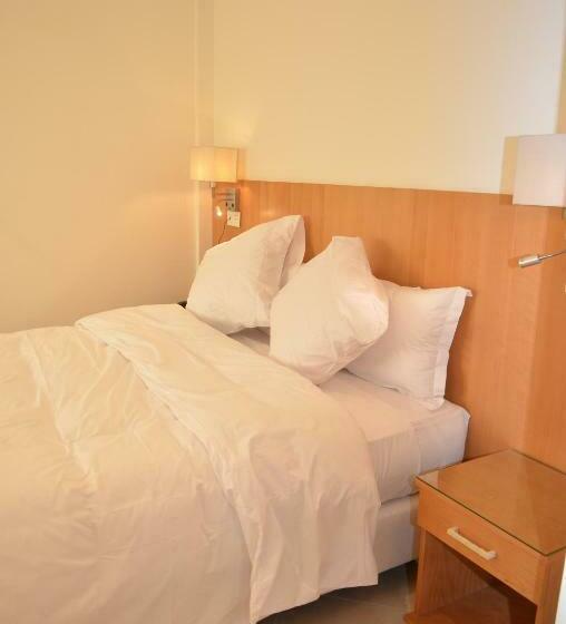 高级大房间, El Bachir