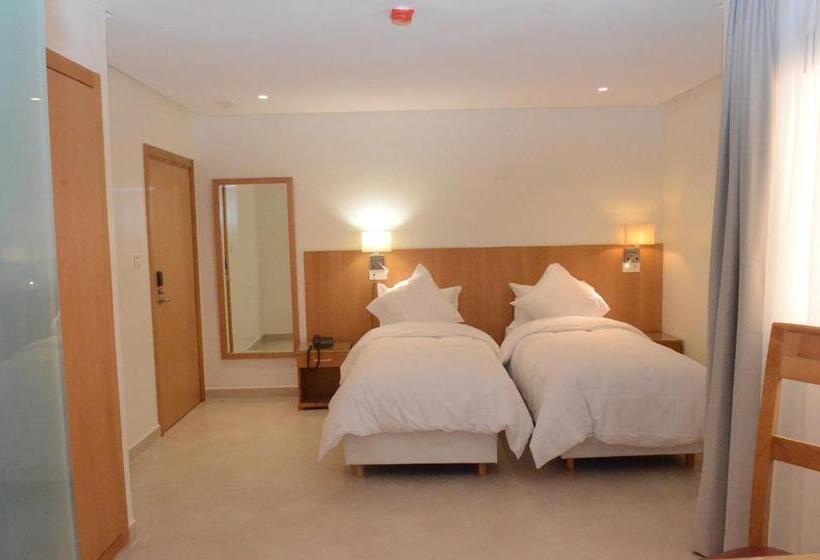 高级大房间, El Bachir