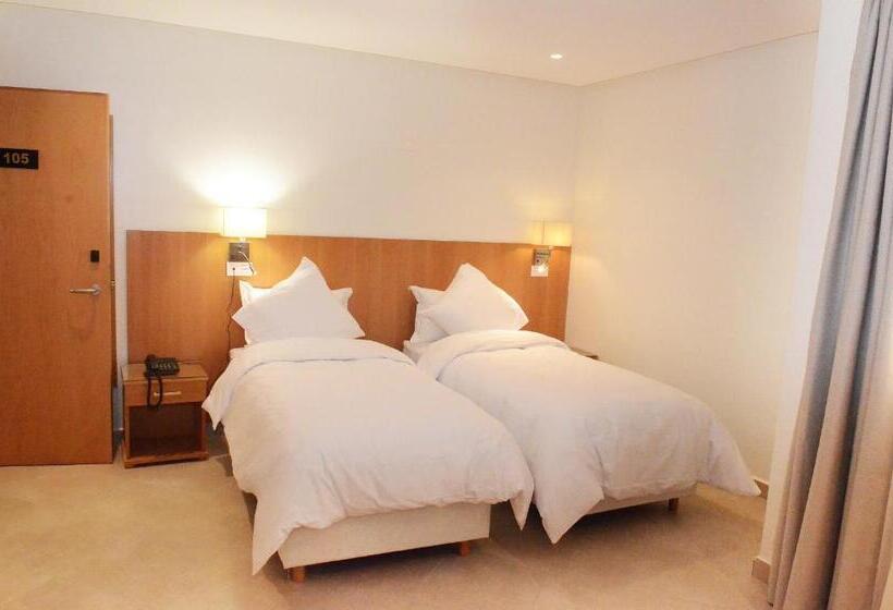 高级大房间, El Bachir