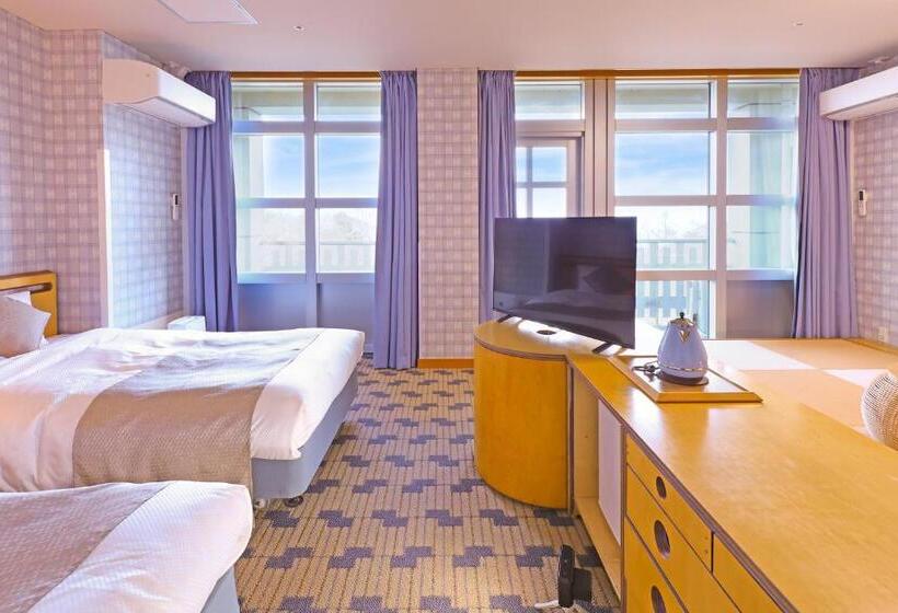 חדר משפחתי, Taoya Nikko Kirifuri