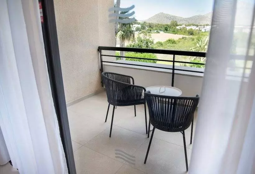 اتاق سوپریور با چشم‌انداز باغ, Aparthotel Bahia Pollensa