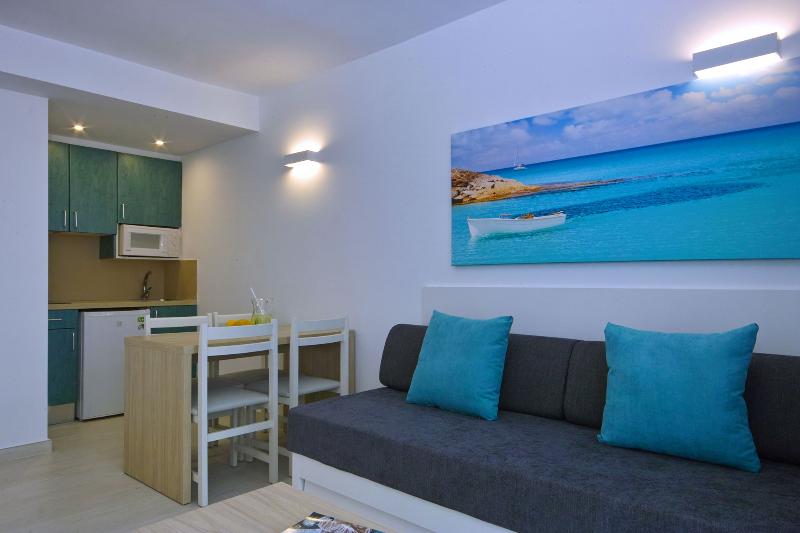 침실 1개 아파트, Balansat Resort