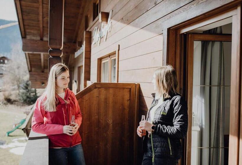 Номер Стандарт с Балконом, Dorfcafe Unken Hotelpension Swirtshaus Im Dorf