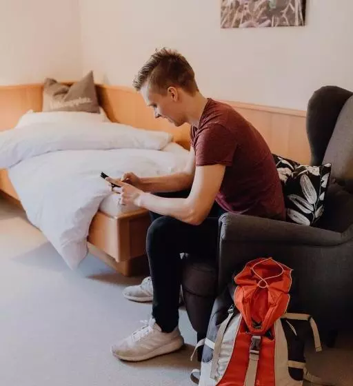 Standard Yhden Hengen Huone Parveke, Dorfcafe Unken Hotelpension Swirtshaus Im Dorf