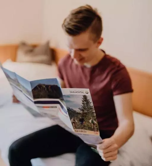 Standard Yhden Hengen Huone Parveke, Dorfcafe Unken Hotelpension Swirtshaus Im Dorf