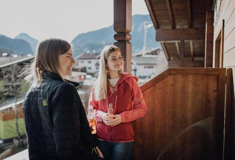 غرفة قياسية مزوَّدة بشُرفة, Dorfcafe Unken Hotelpension Swirtshaus Im Dorf