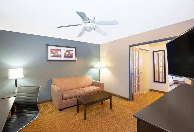 Люкс, Americinn By Wyndham Coralville