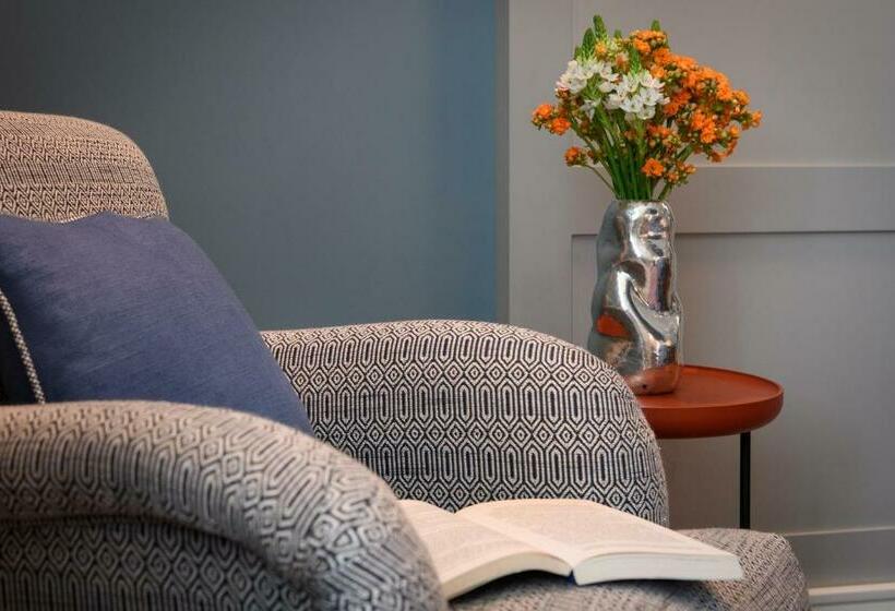 Quarto Estandar, Bairro Alto