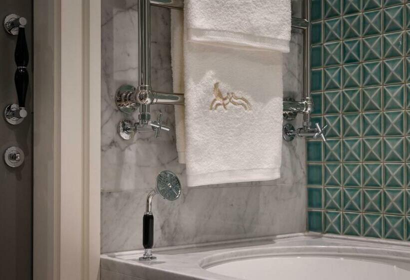 Suíte Júnior, Bairro Alto