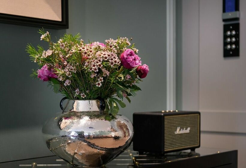 Suíte Júnior, Bairro Alto