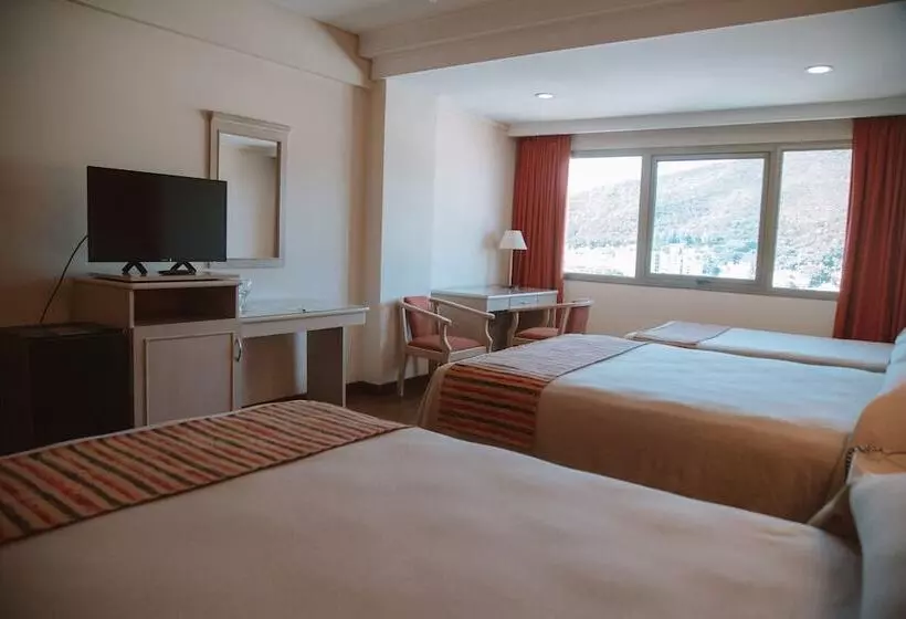 デラックストリプルルーム, Casa Real