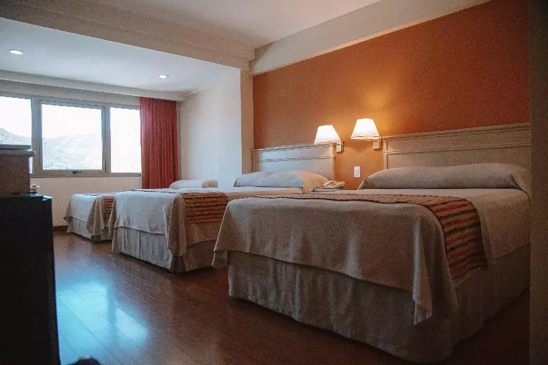デラックストリプルルーム, Casa Real