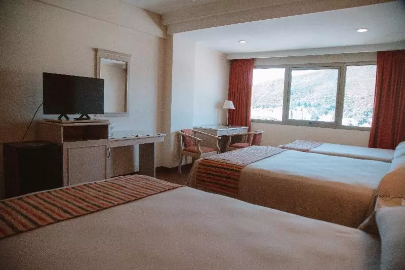 デラックストリプルルーム, Casa Real