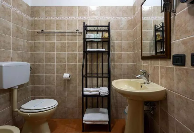 اتاق استاندارد سه نفره, Fontaine Bleue