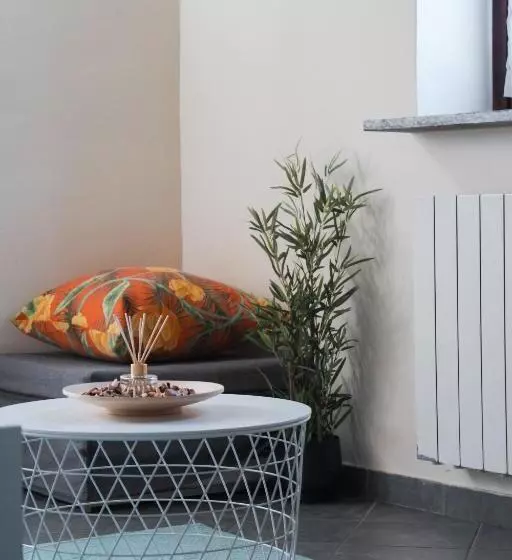 1 Bedroom Apartment Lake View, Fontaine Bleue