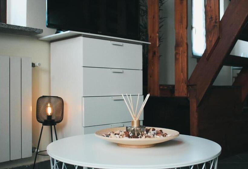 1 Bedroom Apartment Lake View, Fontaine Bleue