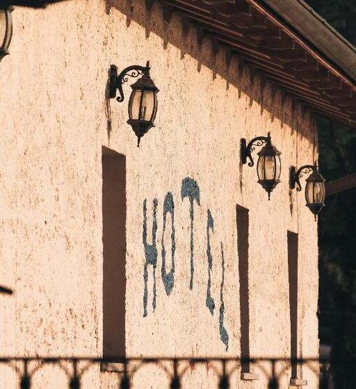 1 Bedroom Apartment Lake View, Fontaine Bleue