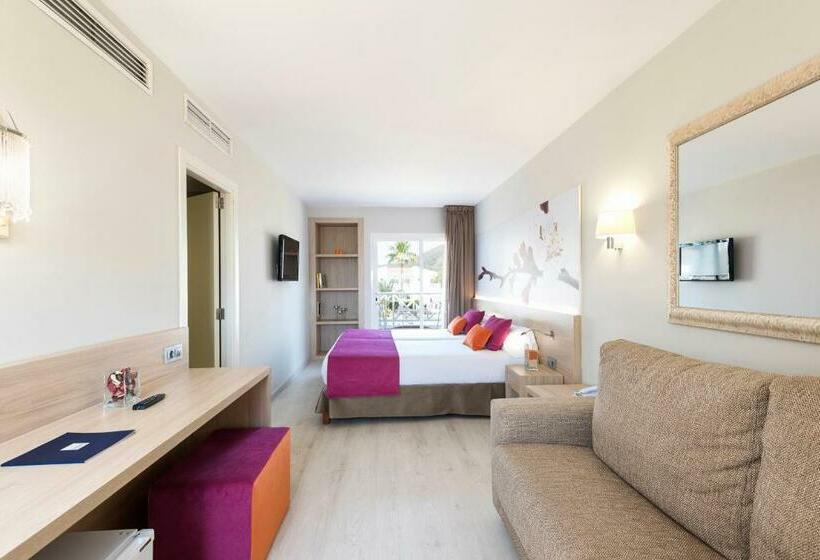 Superior Room with Terrace, Garden Saladina