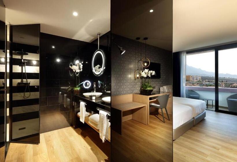 Номер Deluxe, Hard Rock Hotel Tenerife