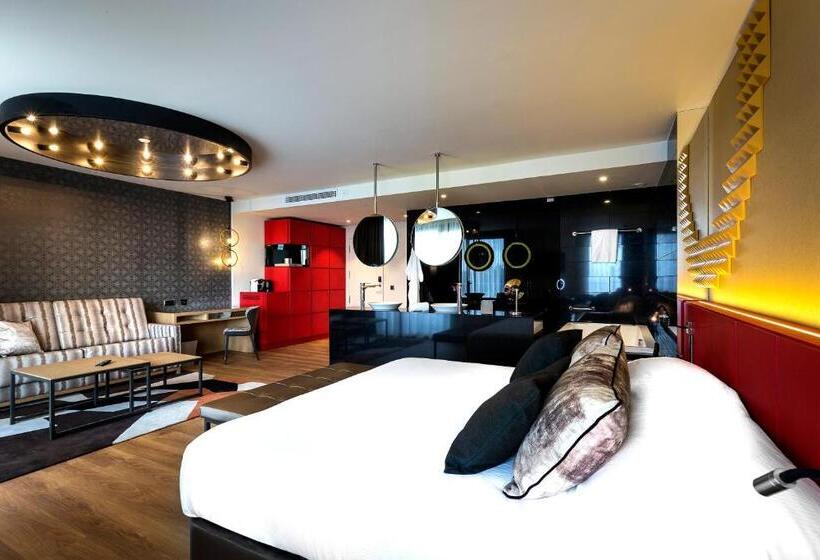 Студия Стандарт, Hard Rock Hotel Tenerife