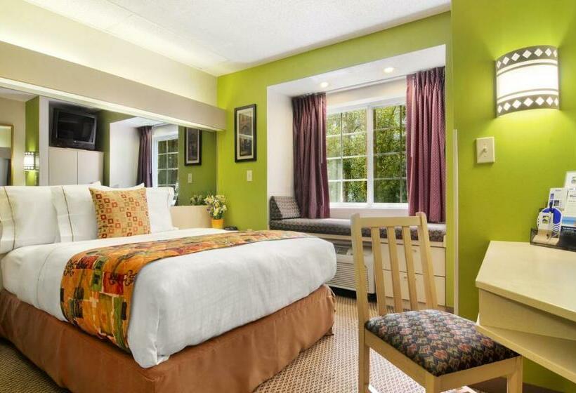 Номер Стандарт, Hometown Inn & Suites Jacksonville Butler Blvd./southpoint