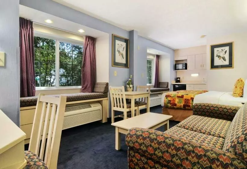 スイート, Hometown Inn & Suites Jacksonville Butler Blvd./southpoint
