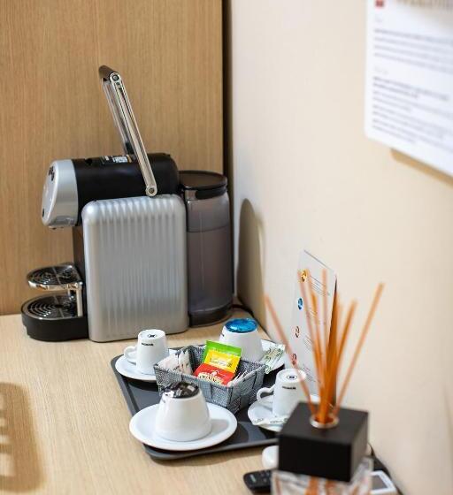 スタンダードトリプルルーム, Novara