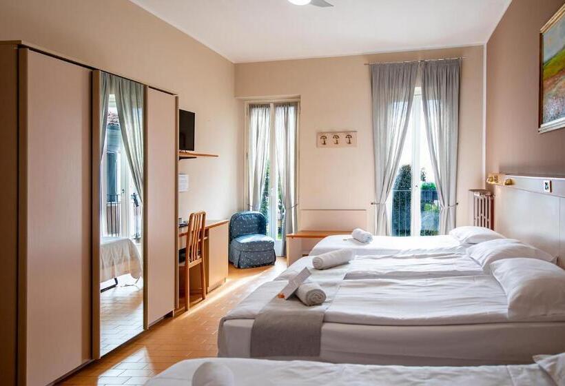 スタンダード４人部屋, Novara