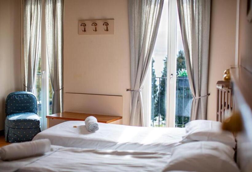 スタンダード４人部屋, Novara