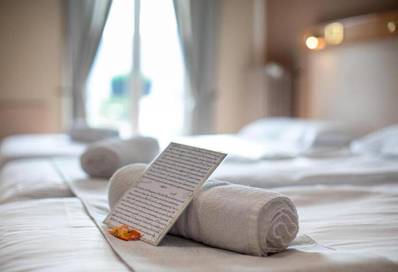 スタンダード４人部屋, Novara