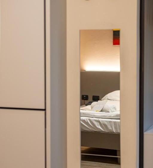 スーペリアールーム, Novara