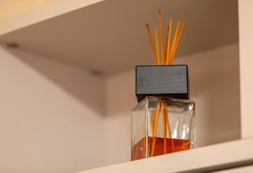 スーペリアールーム, Novara