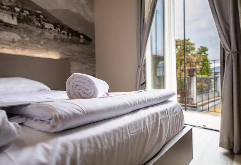 レイクビュースタンダードルーム, Novara