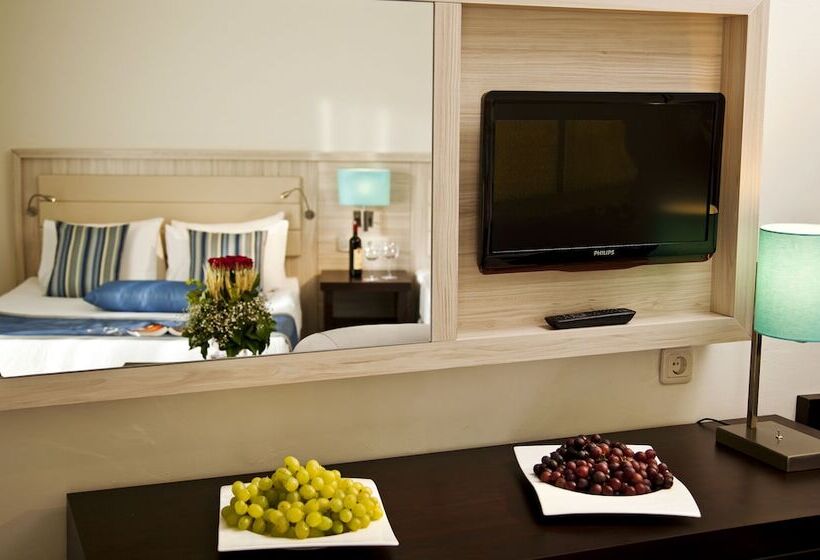 חדר קלאב, Papillon Belvil