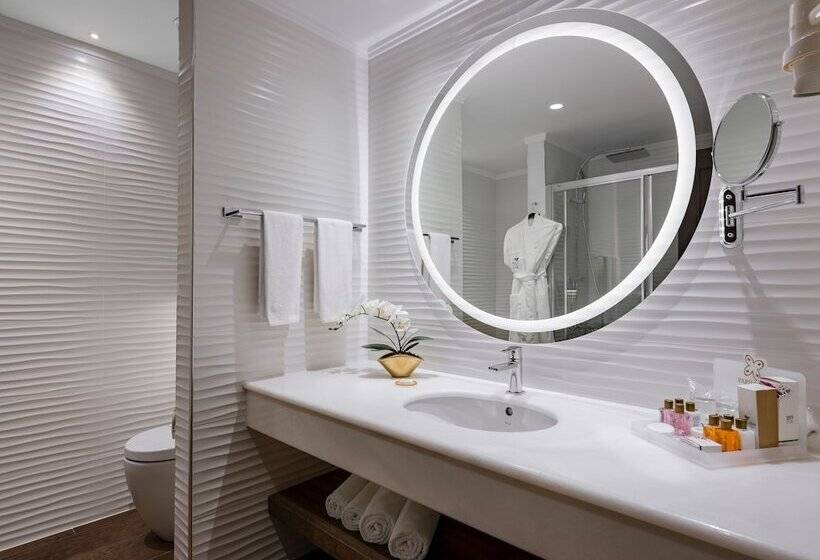 מיטת קינג בסוויטה, Papillon Belvil