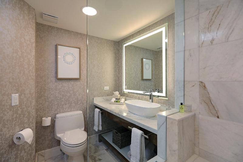 חדר קלאב, Papillon Belvil