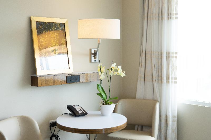 חדר קלאב, Papillon Belvil