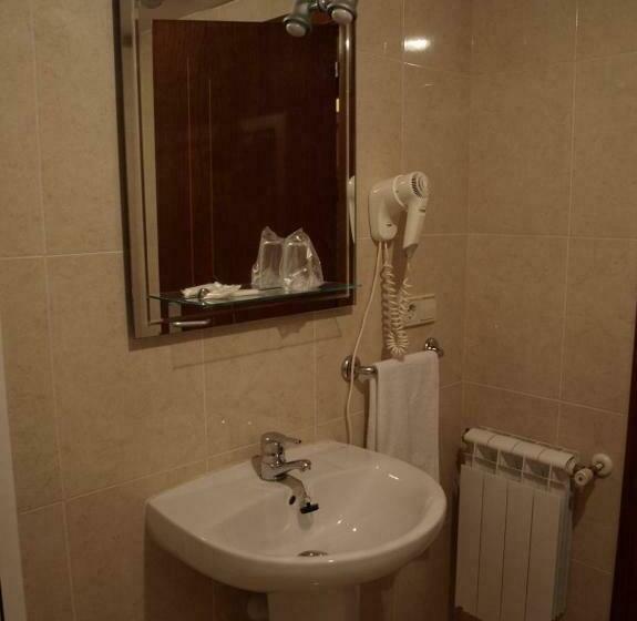 اتاق استاندارد سه نفره, Pensión Teyma