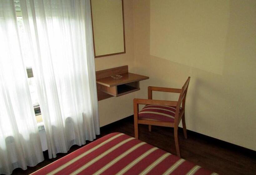 اتاق لوکس, Pensión Teyma