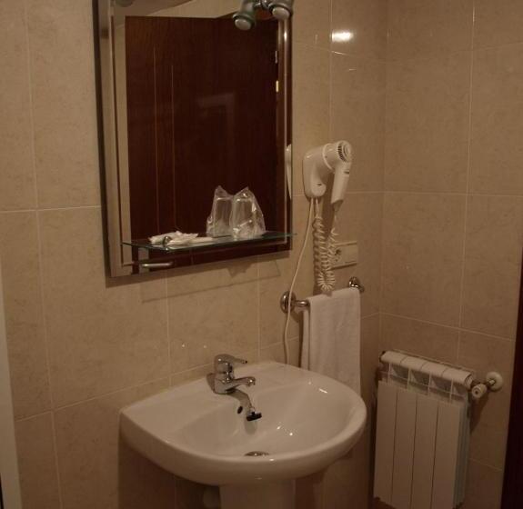 اتاق لوکس, Pensión Teyma