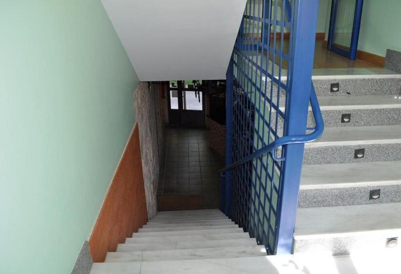 اتاق اکونومی یک تخته, Puente De Piedra