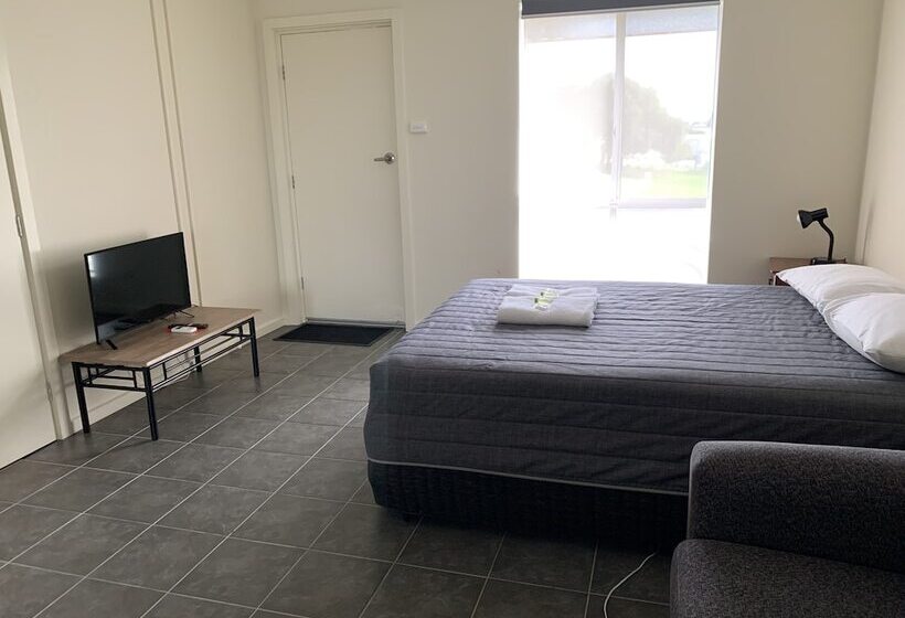 スタンダードスタジオ, Robetown Motor Inn & Apartments