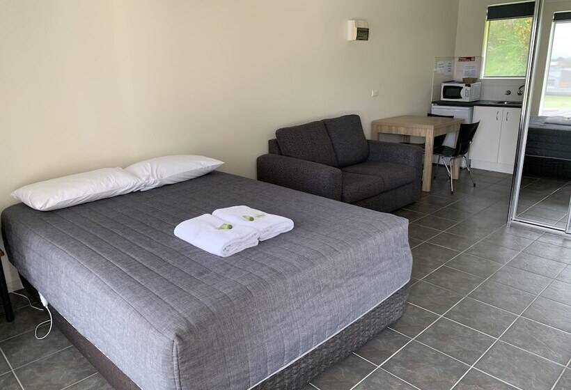 スタンダードスタジオ, Robetown Motor Inn & Apartments