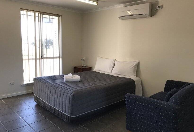 スタンダードスタジオ, Robetown Motor Inn & Apartments