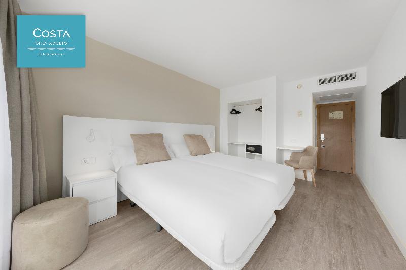 コンフォートルーム, Tacande Portals