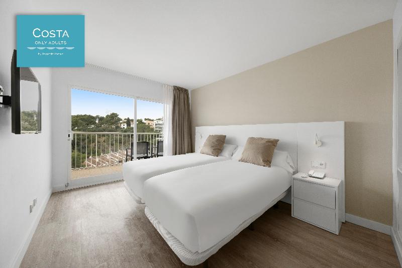 コンフォートルーム, Tacande Portals