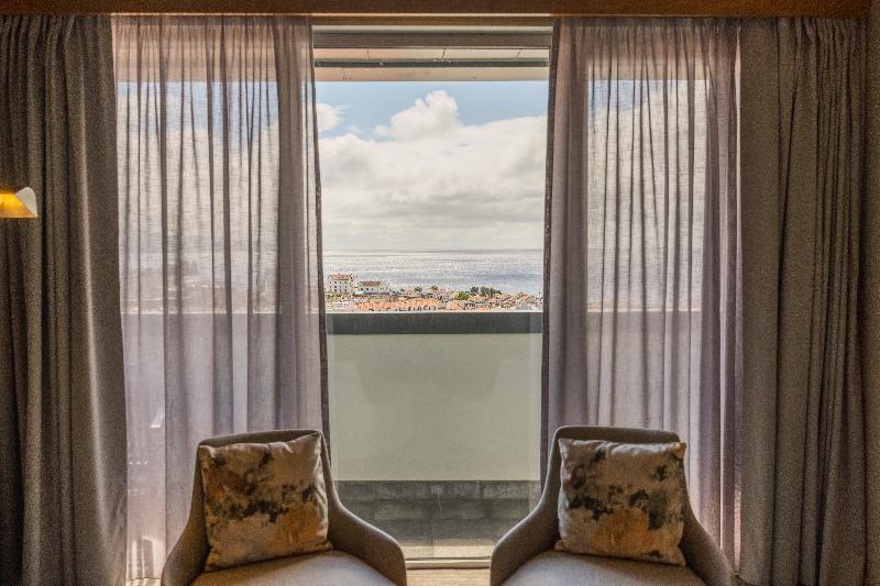 חדר סופריור, The Lince Azores