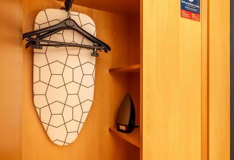 اتاق استاندارد برای معلولان, Travelodge Murcia