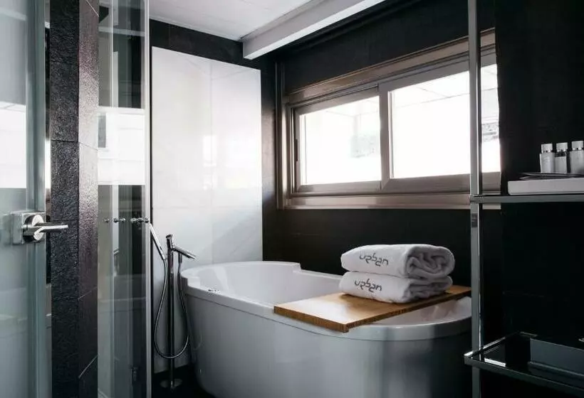 سوییت, Urban, A Member of Design Hotels