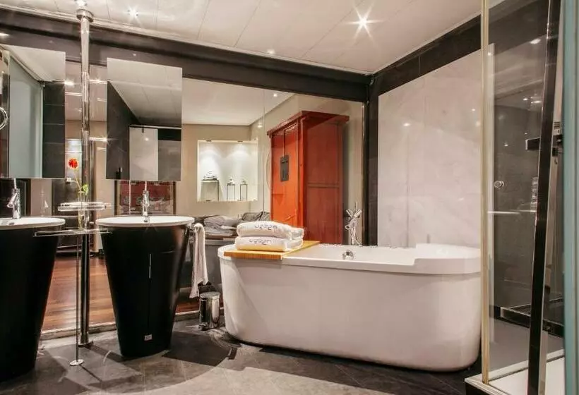 سوییت, Urban, A Member of Design Hotels